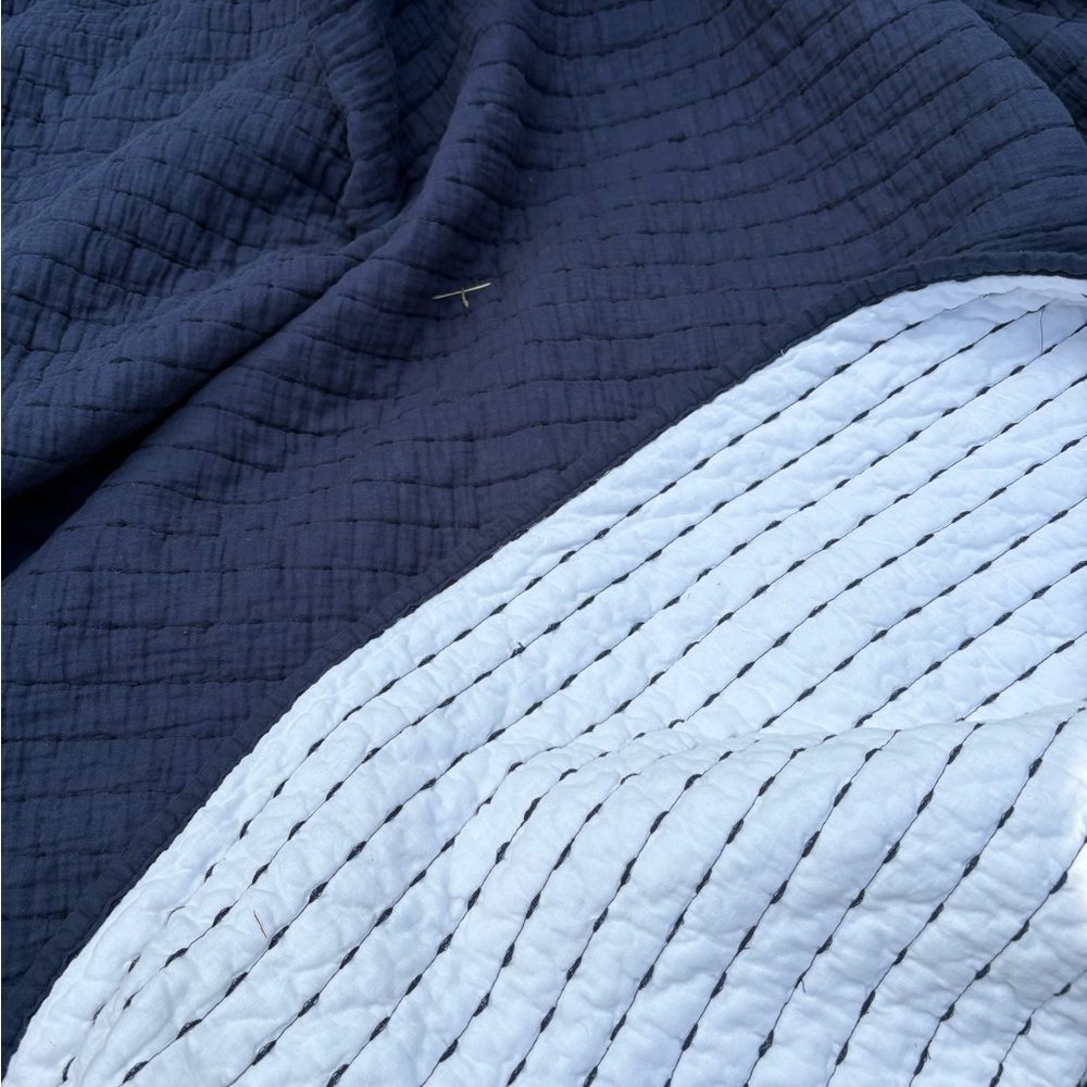 Bee & Willow running stitch
 Hand stitched reversible bedding blanket quilt